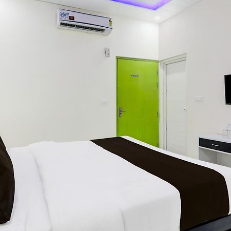Super Hotel O Banthara Near Airport Banthra Sikandarpur 外观 照片