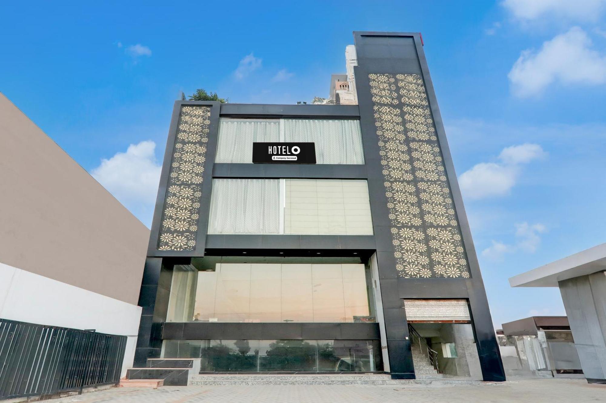 Super Hotel O Banthara Near Airport Banthra Sikandarpur 外观 照片